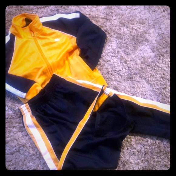 Boy’s Starter brand Track Suit - Picture 1 of 2